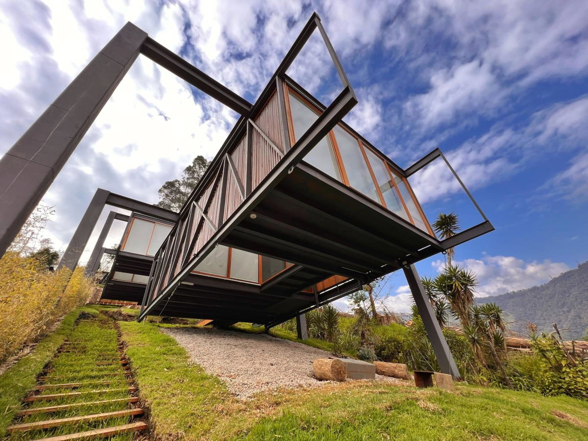 Deluxe volcán Primeras suites colgantes del mundo, Ecuador
