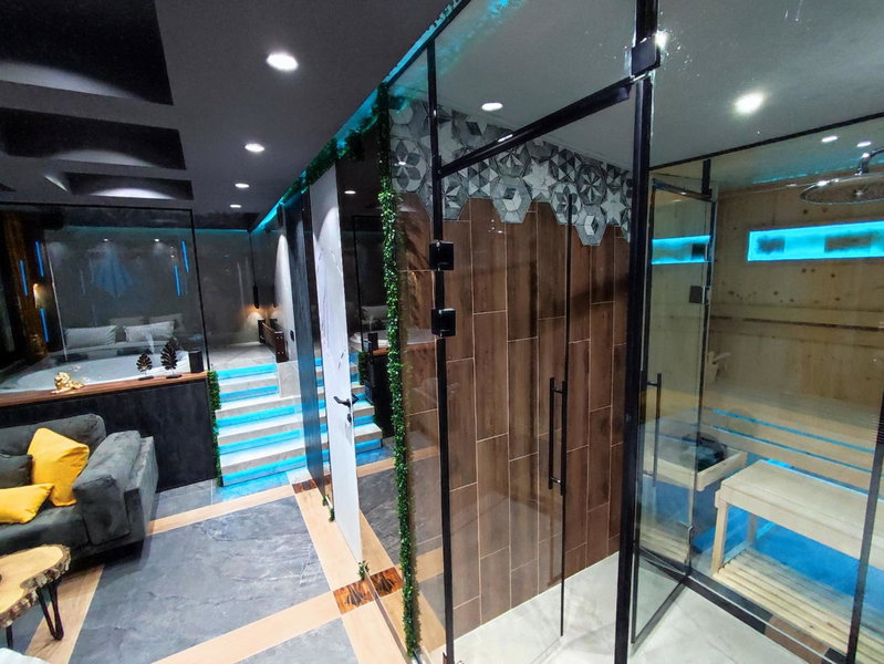 PentLux - SPA Penthouse in the heart of Skopje, Skopje, North Macedonia