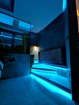 PentLux - SPA Penthouse in the heart of Skopje, Skopje, North Macedonia