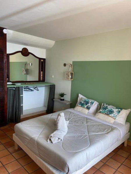 Studio paisible avec piscine, pas loin de la plage, La Trinité, Martinique