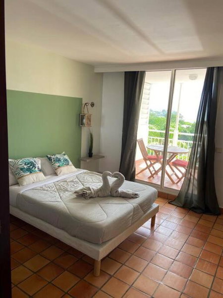 Studio paisible avec piscine, pas loin de la plage, La Trinité, Martinique