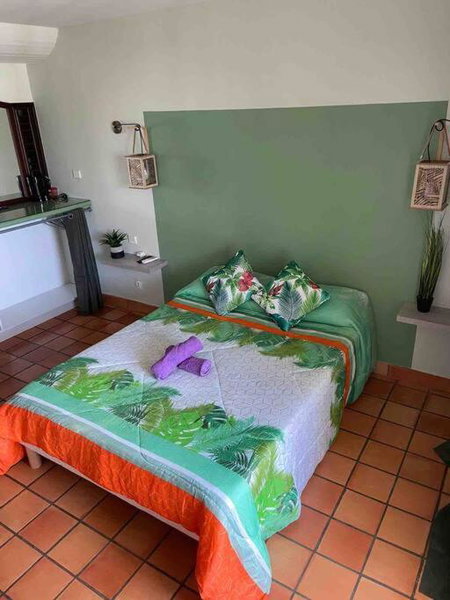 Studio paisible avec piscine, pas loin de la plage, La Trinité, Martinique