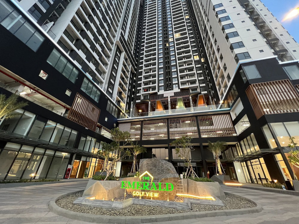 Hotel · The Emerald Golf View, Thuan An