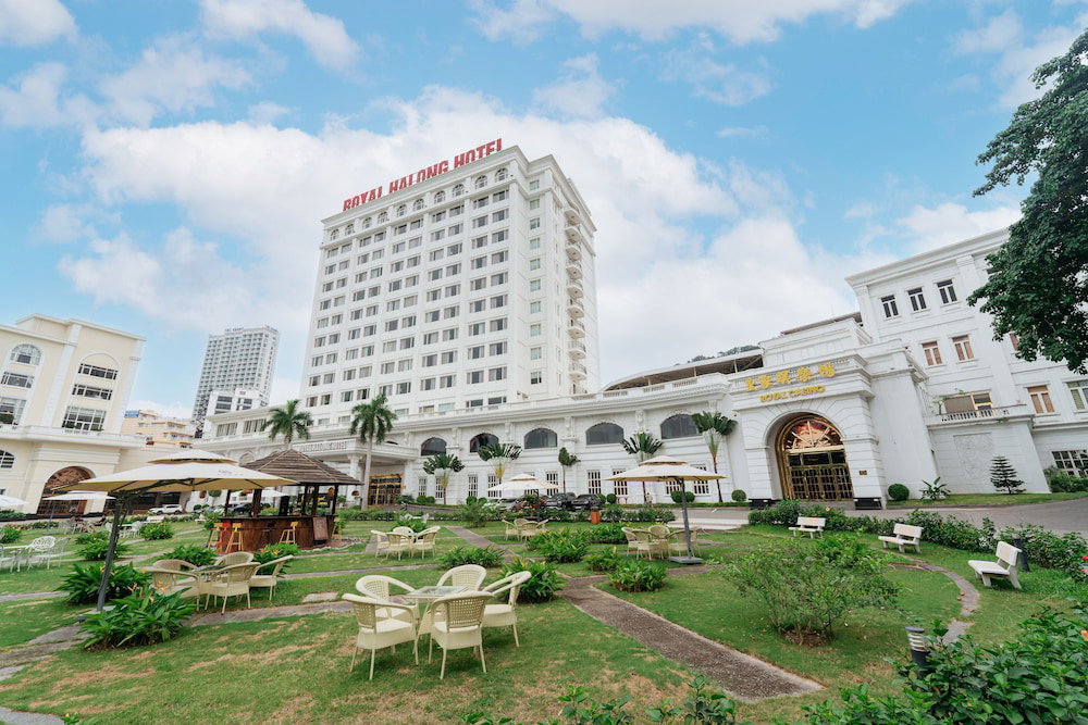 Hotel · Royal Halong Hotel, Ha Long