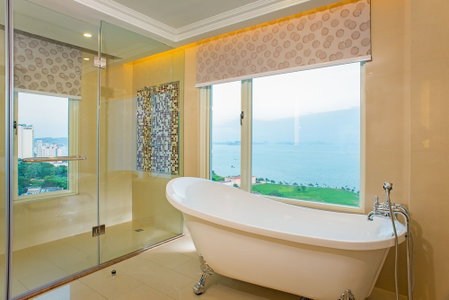 Royal Halong Hotel, Ha Long, Vietnam