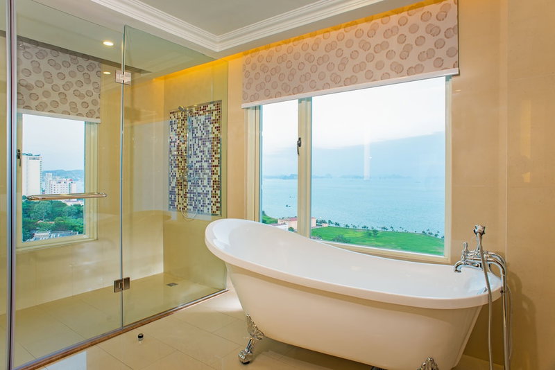 Royal Halong Hotel, Ha Long, Vietnam