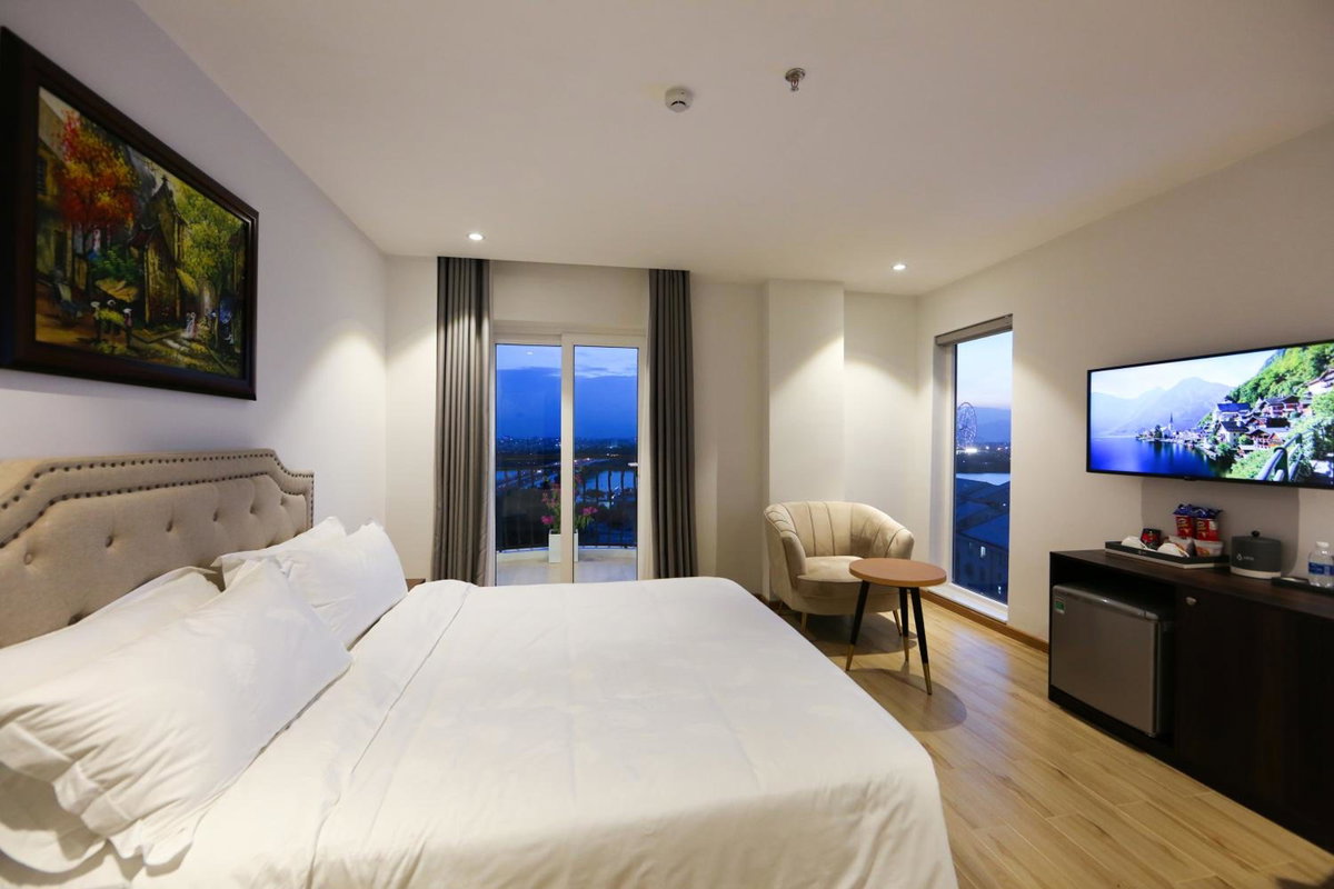 Hotel · RHM Luxury Hotel And Suite, Da Nang