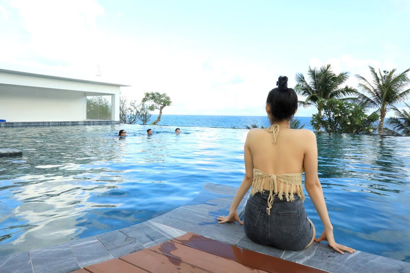 Orson Hotel & Resort Private Beach Con Dao - Snorkeling Turtle Release Tour, Con Dao, Vietnam
