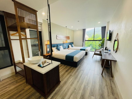 The Light Hotel, Ha Long, Vietnam