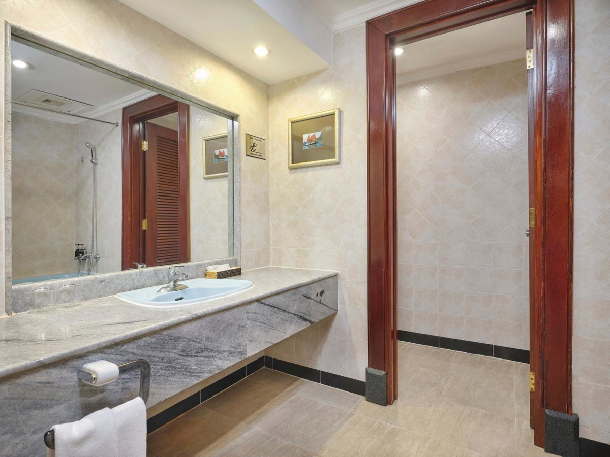 Hotel · Bong Sen Hotel Saigon, Nha Be