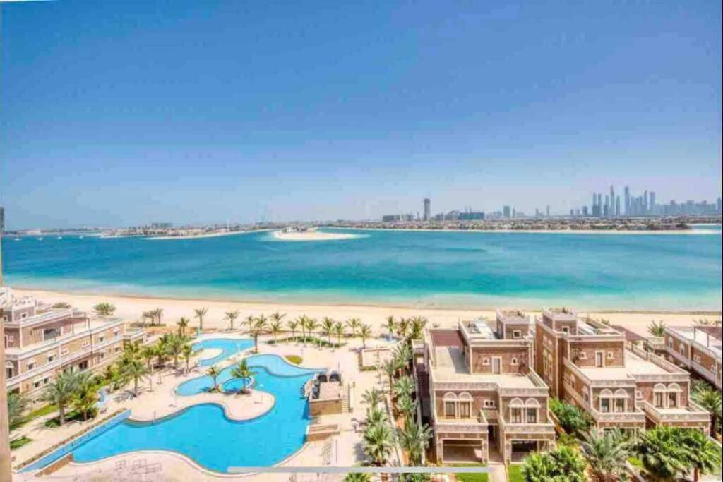 Balqis Residense Palm Jumeirah,Pool, Beach, Top floor, Full sea view, Restaurants, United Arab Emirates