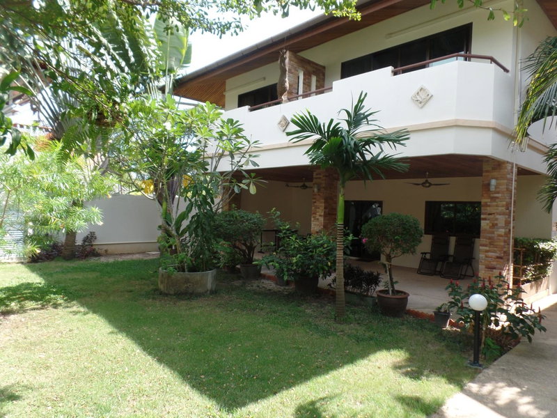 Babylon Pool Villas, Ban Chalong, Thailand