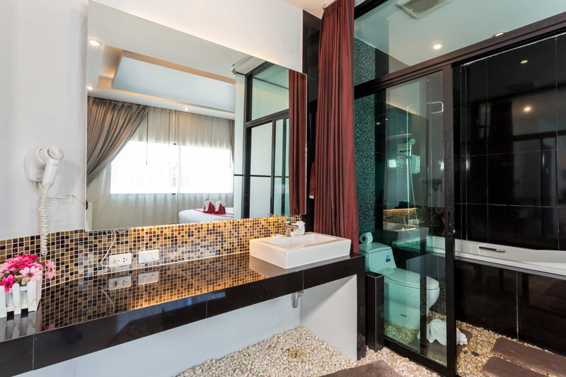 PJ Patong Resortel, คาทุ, ประเทศไทย