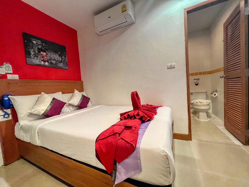 PJ Patong Resortel, คาทุ, ประเทศไทย