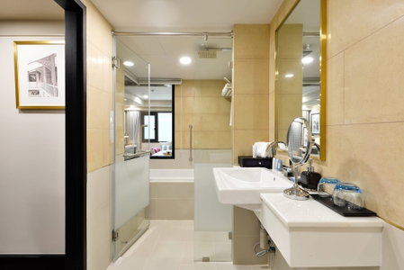 Oakwood Hotel & Residence Bangkok, Bangkok, Thailand