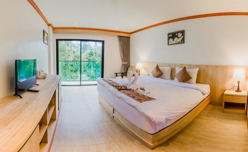 Airport Beach Hotel Phuket, Kathu, Thailand