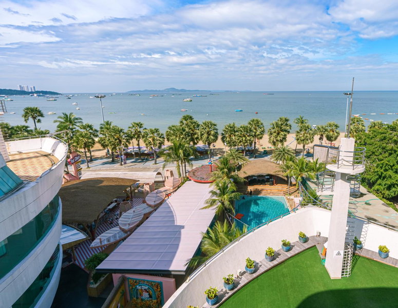 The Cruise Hotel, Pattaya, Thailand