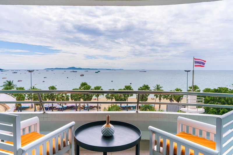 The Cruise Hotel, Pattaya, Thailand