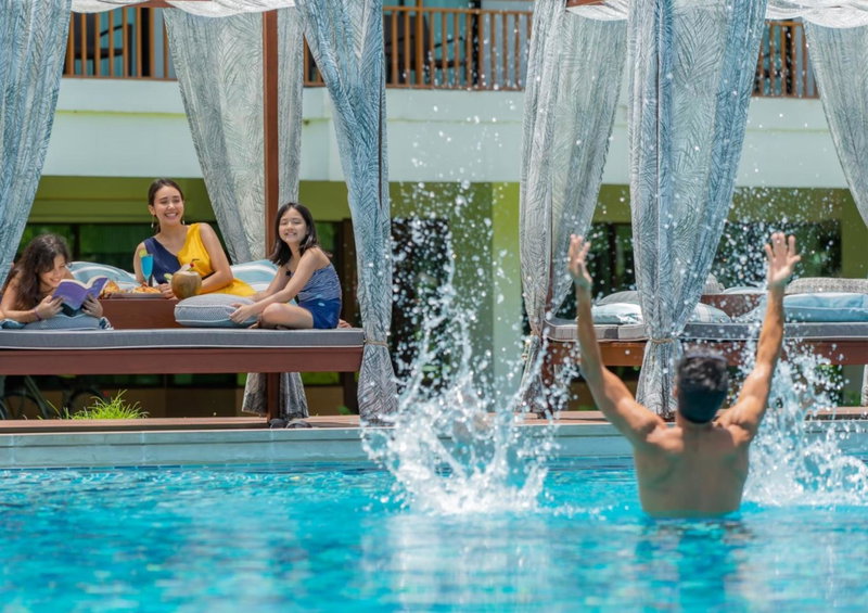 Naithonburi Beach Resort, Kathu, Thailand