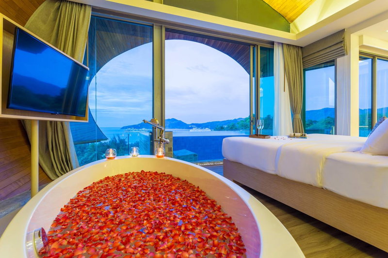 Crest Resort & Pool Villas, Kathu, Thailand