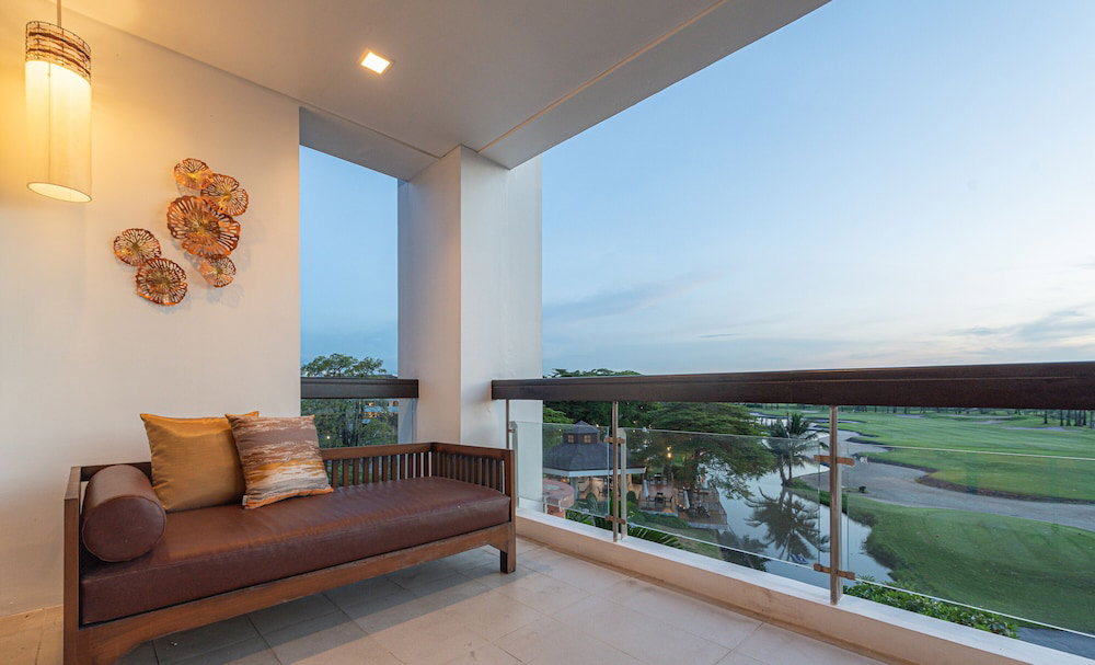 Summit Windmill Golf Suite Hotel @Suvarnabhumi, Thailand