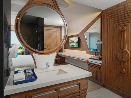 The Oceanic Sportel Phuket - SHA Extra Plus, Ban Ratsada, Thailand