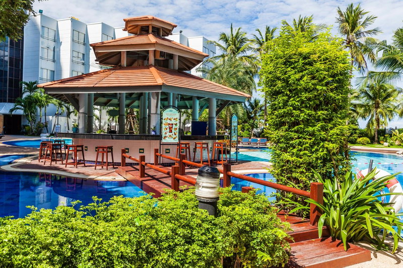 Cholchan Pattaya Beach Resort - SHA Extra Plus, Bang Lamung, Thailand