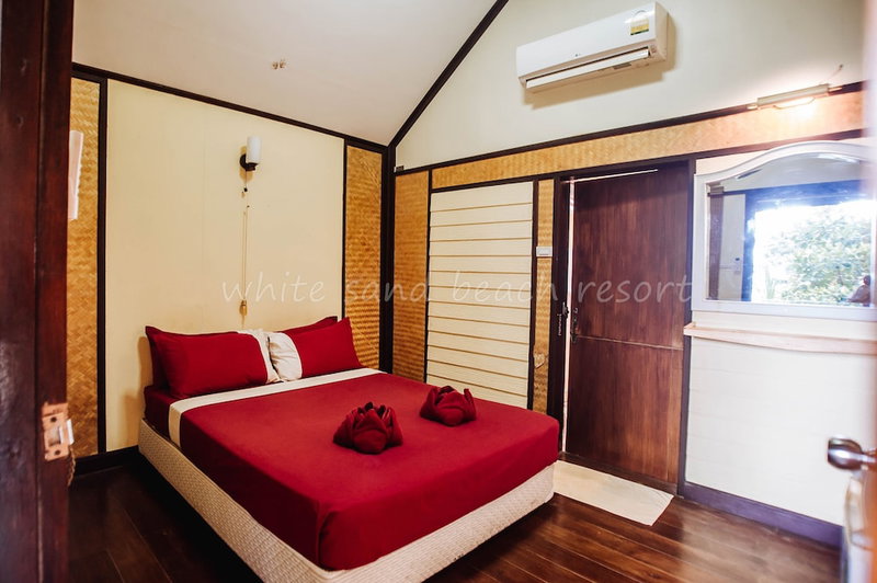 White Sand Beach Resort, Ko Chang, Thailand