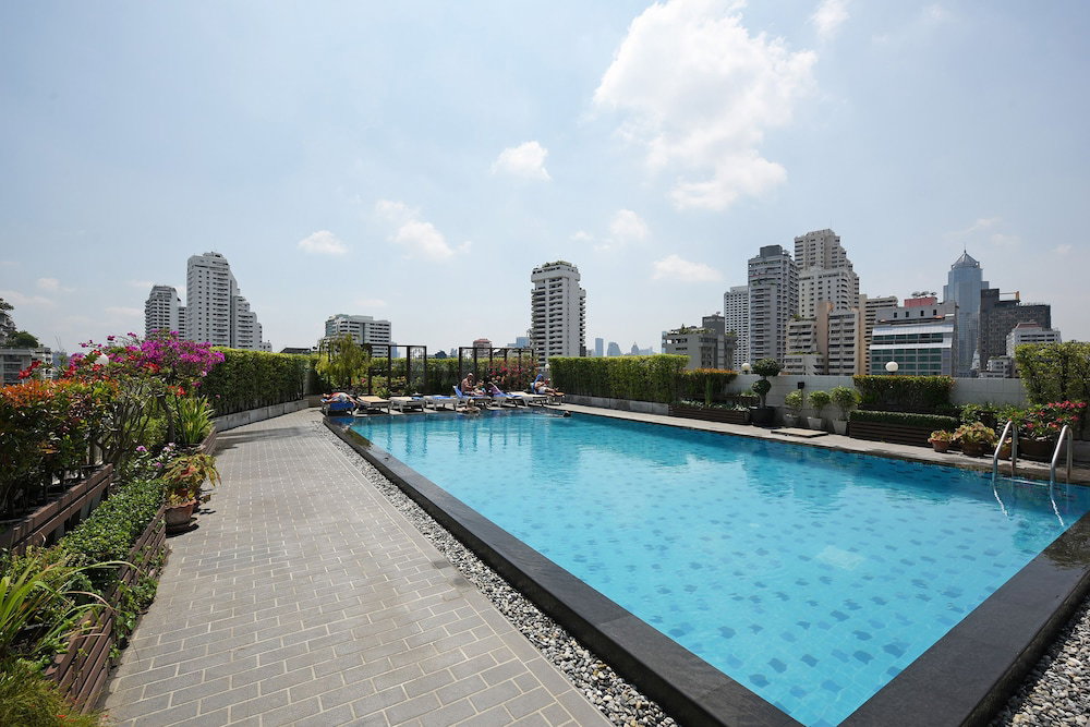 Ruamchitt Plaza Hotel, Thailand
