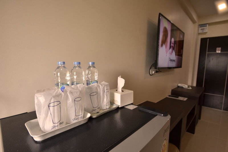 Gold Airport Suites, Ban Khlong Bang Sao Thong, Thailand