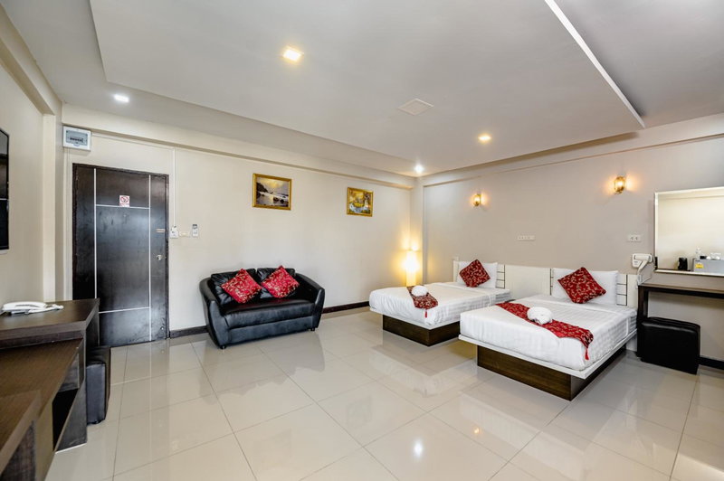 Gold Airport Suites, Ban Khlong Bang Sao Thong, Thailand