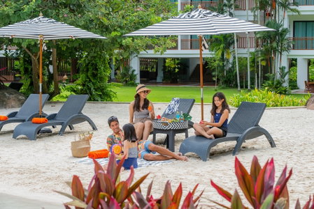 Naithonburi Beach Resort, Kathu, Thailand