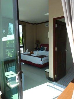 Kata Beachwalk Hotel and Bungalows, Ban Chalong, ประเทศไทย
