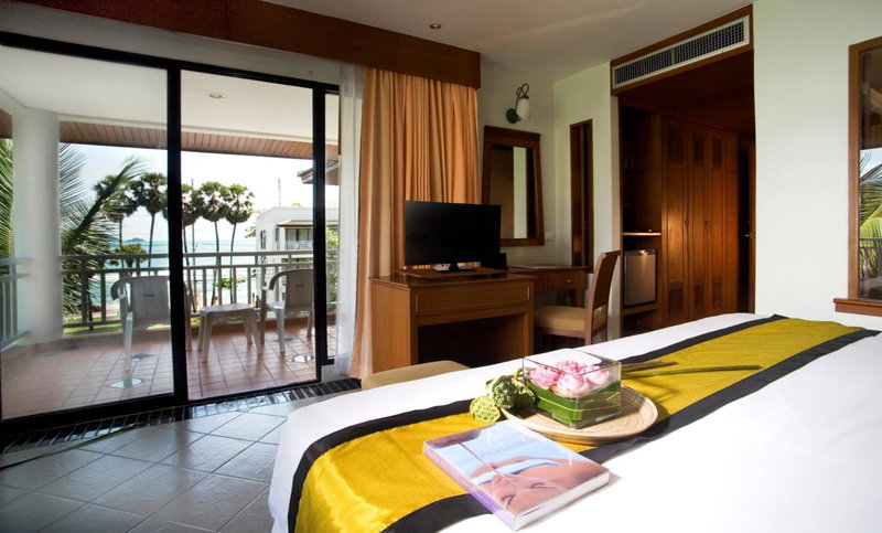 Sunset Beach Resort, คาทุ, ประเทศไทย