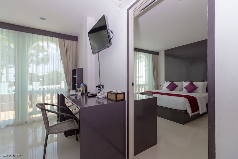 Modern Living Hotel, Kathu, Thailand