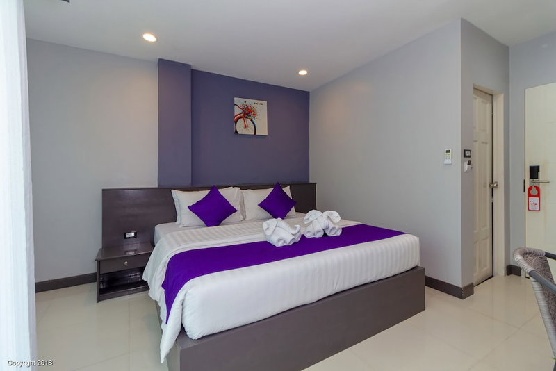 Modern Living Hotel, Kathu, Thailand