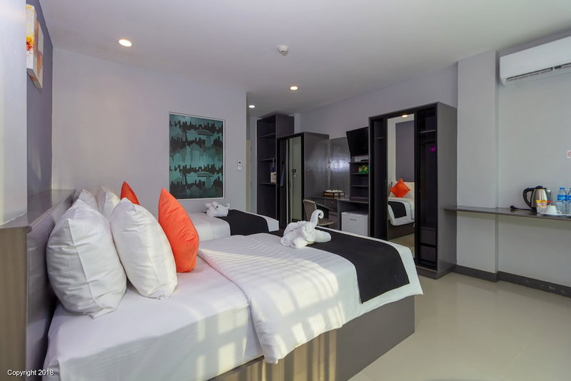 Modern Living Hotel, Kathu, Thailand