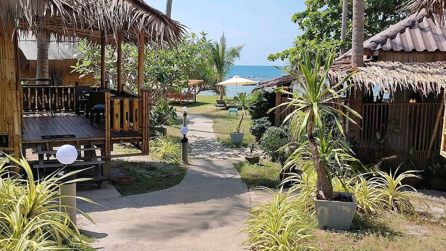 Lazy Days Bungalows, Ko Lanta, Thailand