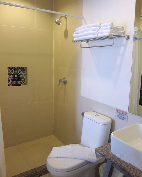 Acca Patong Apartments, คาทุ, ประเทศไทย