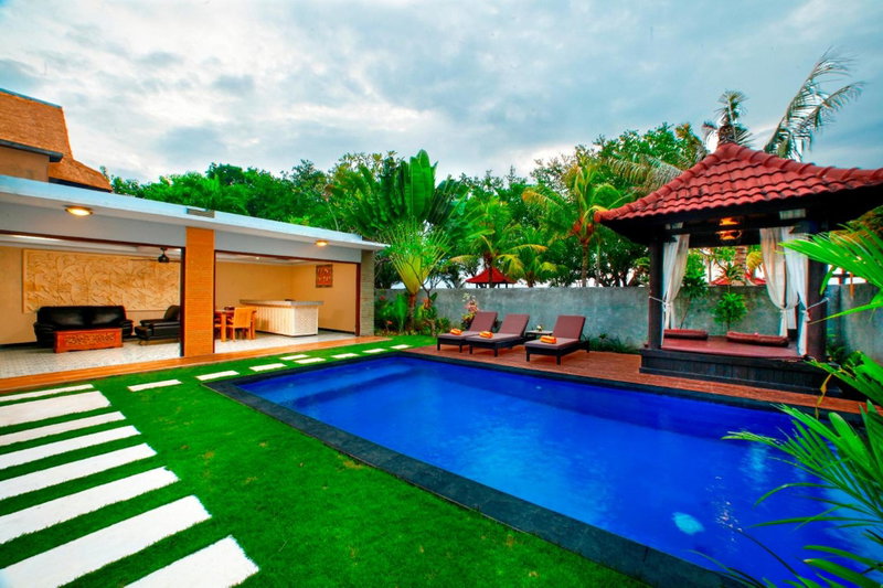 Puri Saron Hotel Baruna Beach Lovina, Singaraja, Indonesia