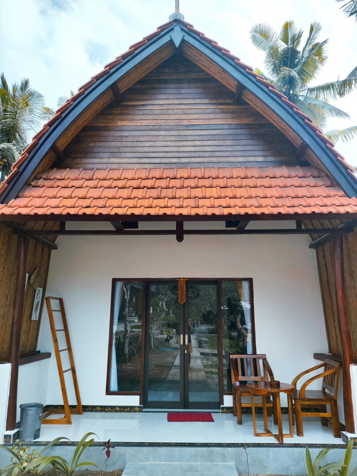 Meket Bungalows, Indonesia