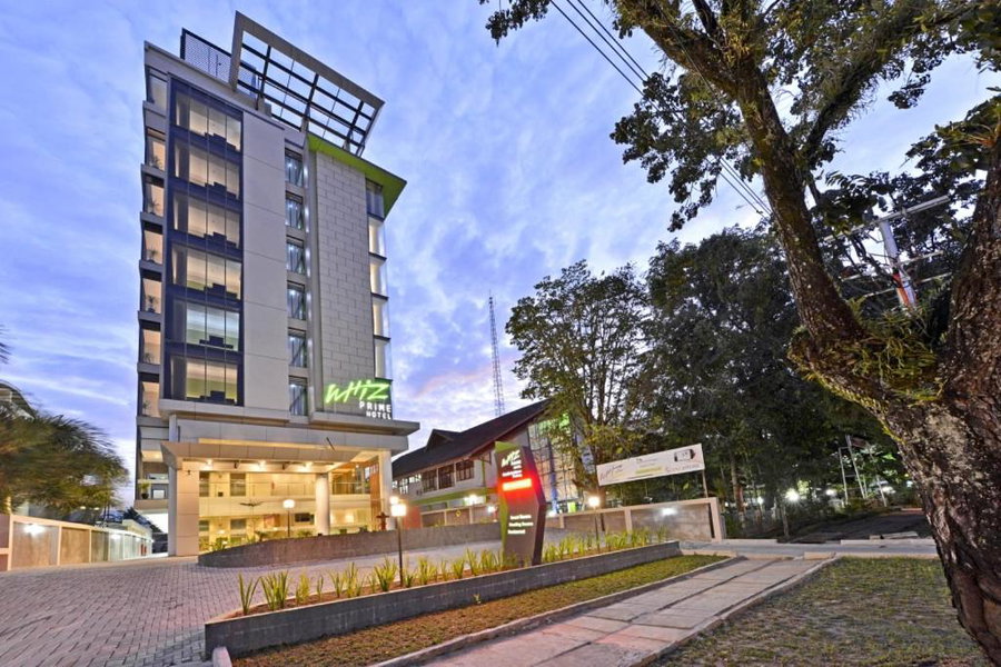 Whiz Prime Hotel Khatib Sulaiman Padang, Padang, Indonesia