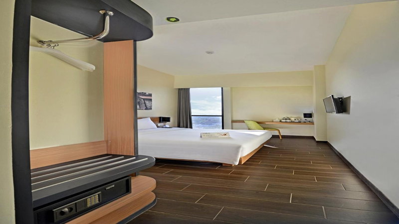 Whiz Prime Hotel Khatib Sulaiman Padang, Padang, Indonesia