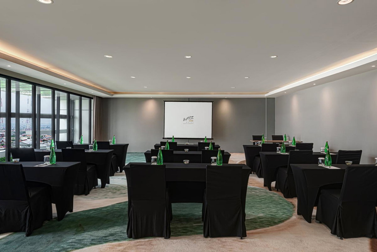 Whiz Luxe Hotel Spazio Surabaya, Indonesia