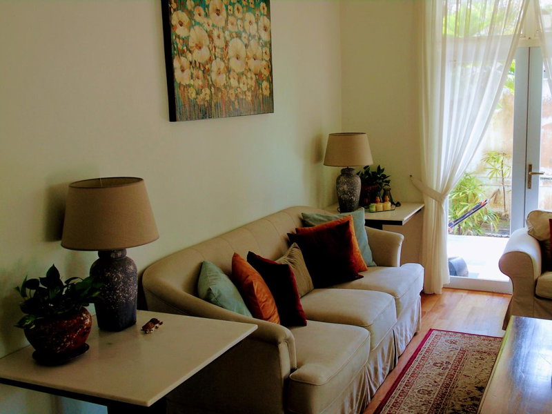 Rumah Putih B&B Sepang - KLIA 1&2, Kampung Baharu Nilai, Malaysia