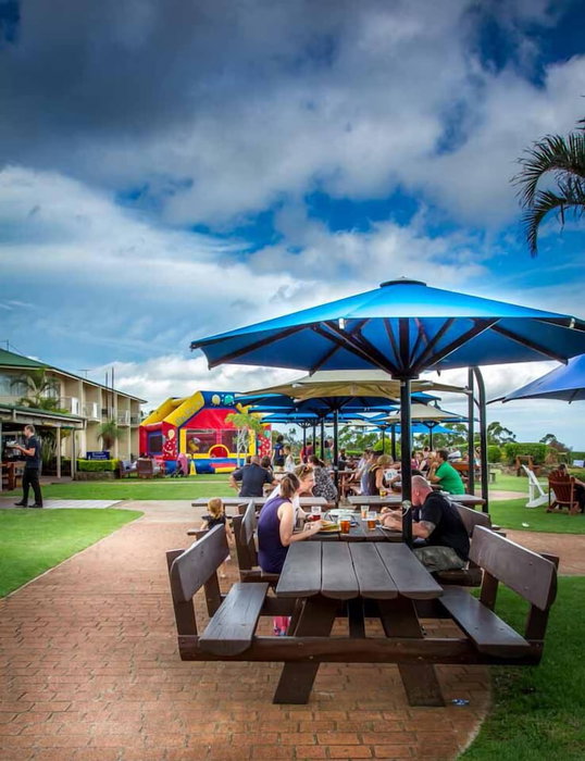 Eagle Heights Mountain Hotel, Upper Coomera, Australia