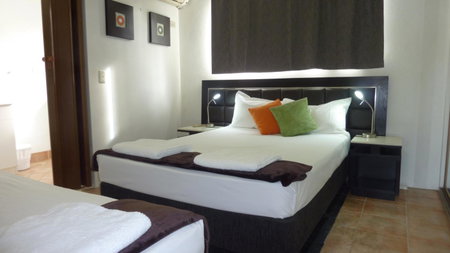 Jadran Motel & El Jays Holiday Lodge, Labrador, Australia