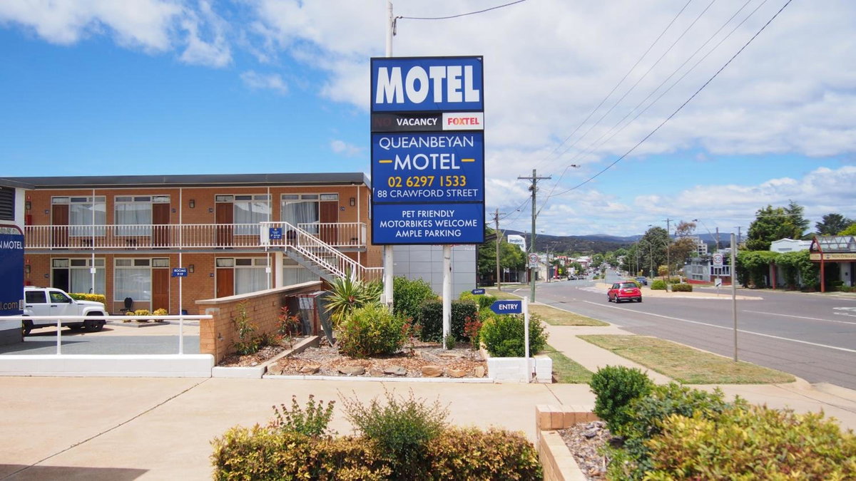 Hotel · Queanbeyan Motel, Canberra