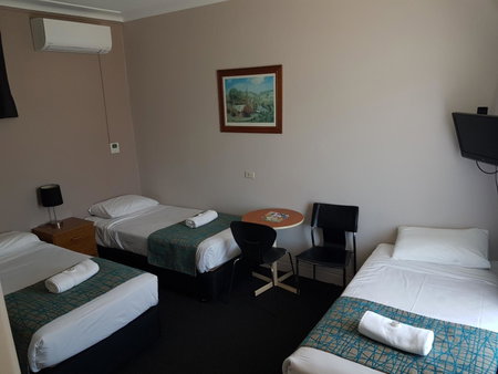Gateshead Tavern & Motel, Newcastle, Australia