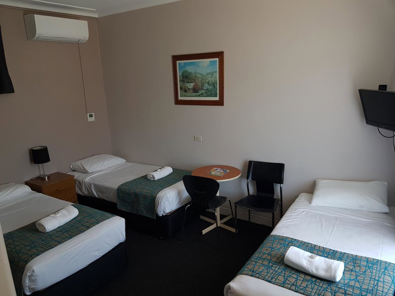 Gateshead Tavern & Motel, Newcastle, Australia